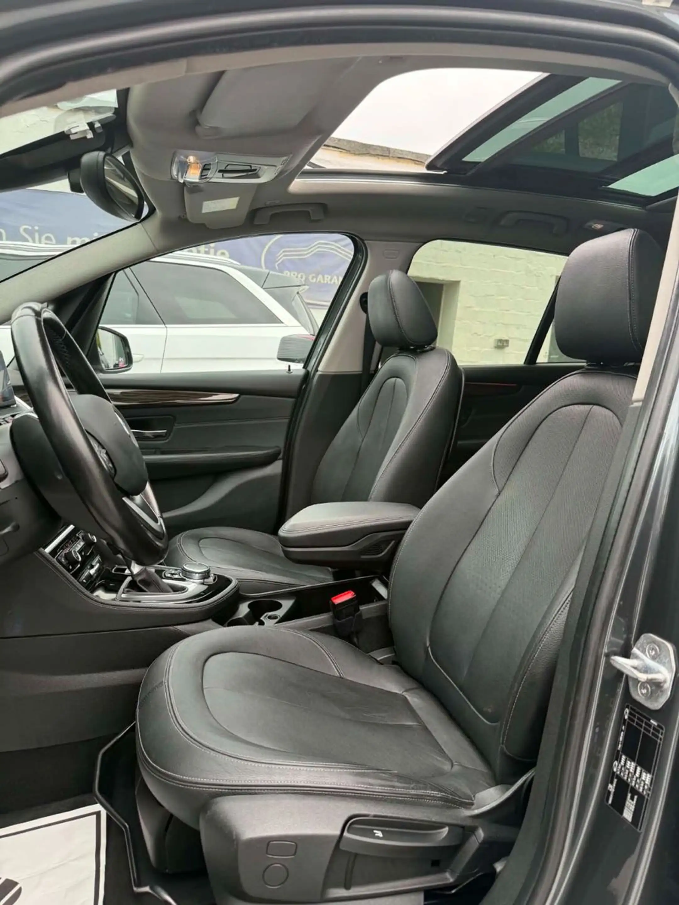 BMW 220 i Gran Tourer Luxury Line 7 Sitzer Panorama — photo 5