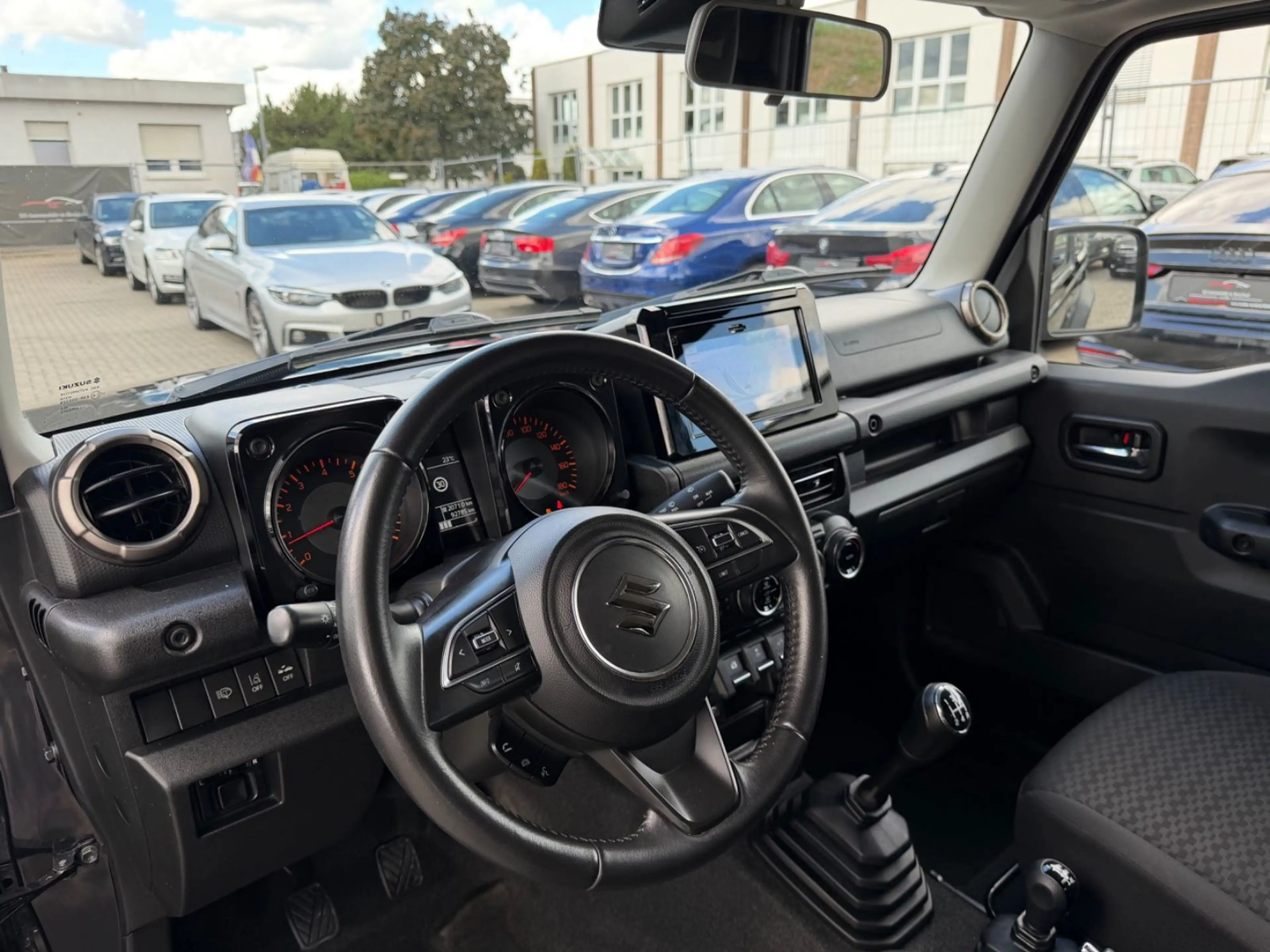 Suzuki Jimny Comfort+ AllGrip *4-Sitzer*Bullenfänger* — photo 11