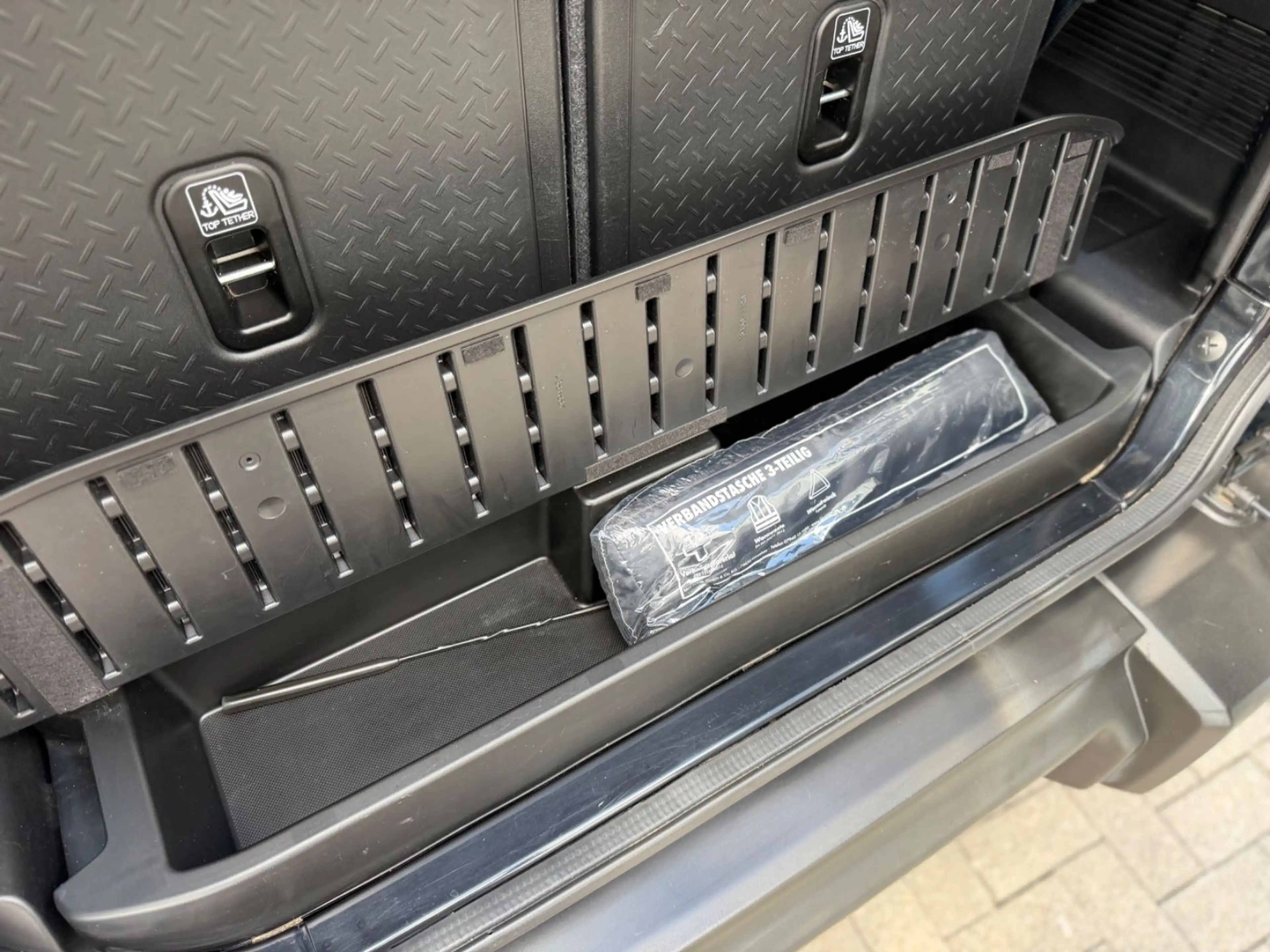 Suzuki Jimny Comfort+ AllGrip *4-Sitzer*Bullenfänger* — photo 16