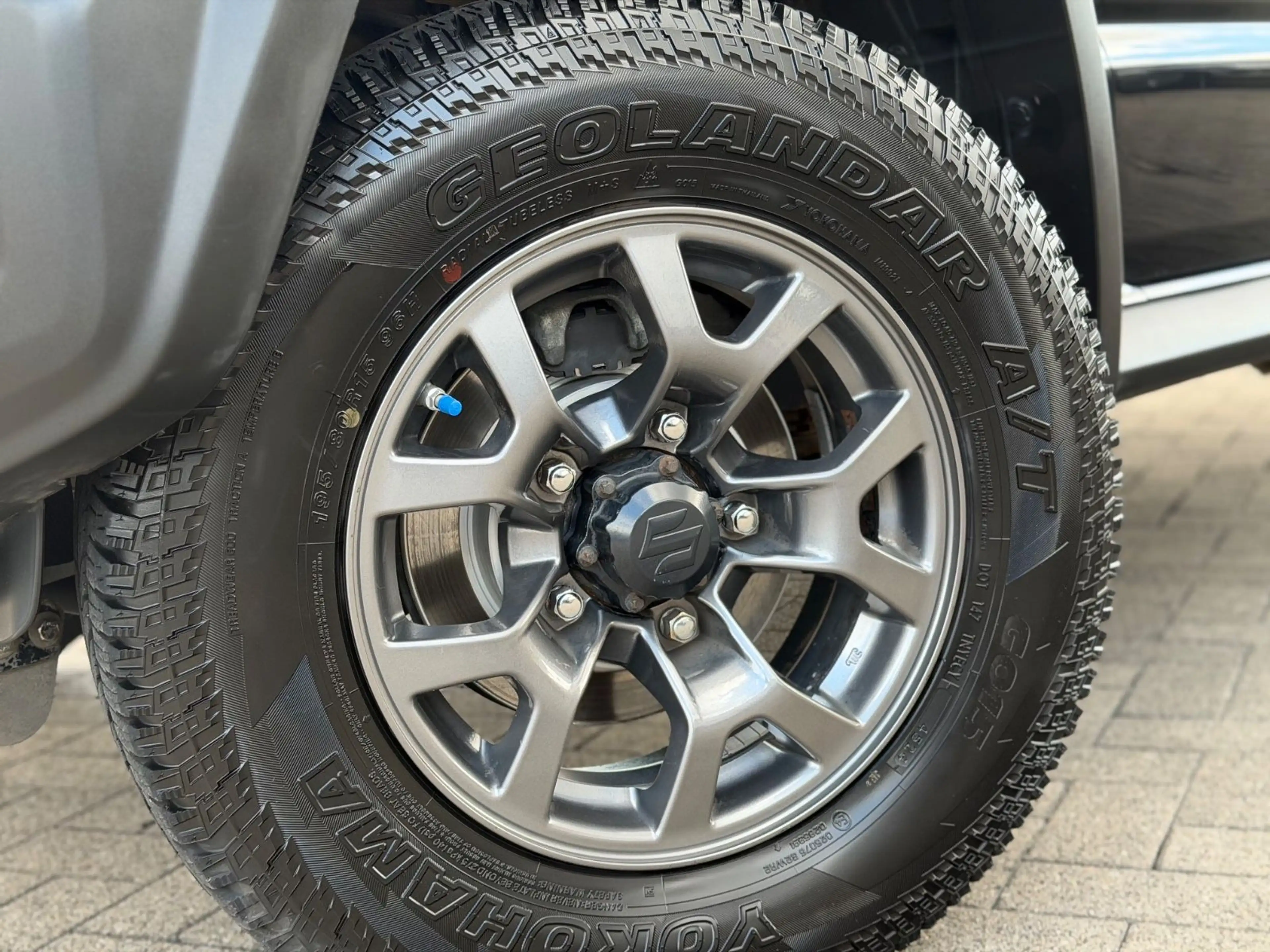 Suzuki Jimny Comfort+ AllGrip *4-Sitzer*Bullenfänger* — photo 35