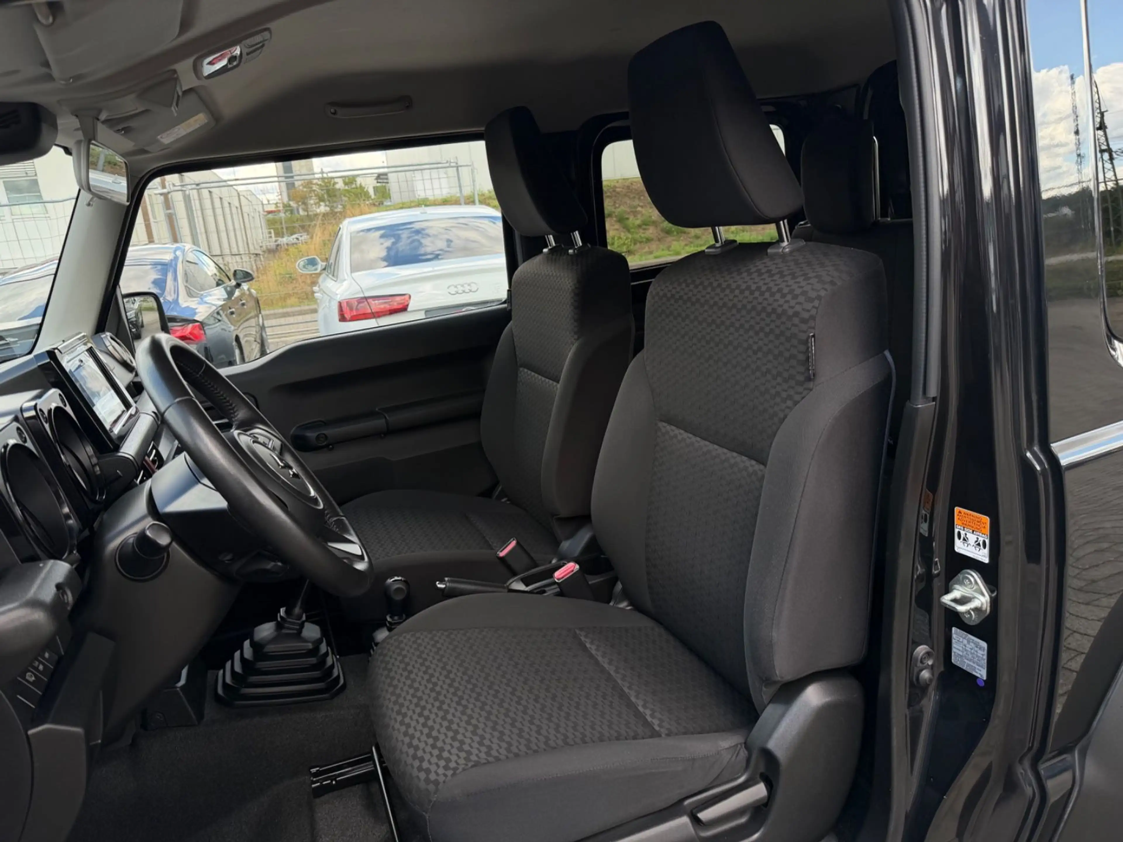 Suzuki Jimny Comfort+ AllGrip *4-Sitzer*Bullenfänger* — photo 12