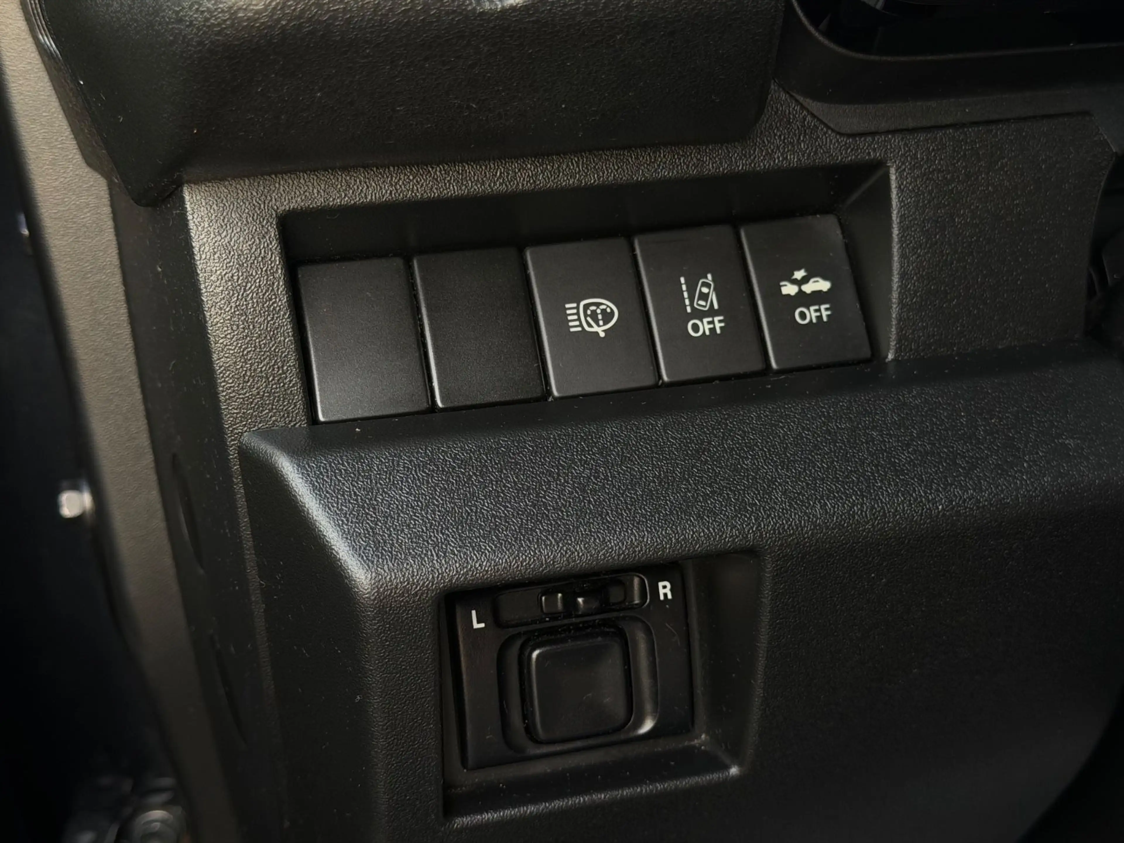 Suzuki Jimny Comfort+ AllGrip *4-Sitzer*Bullenfänger* — photo 29