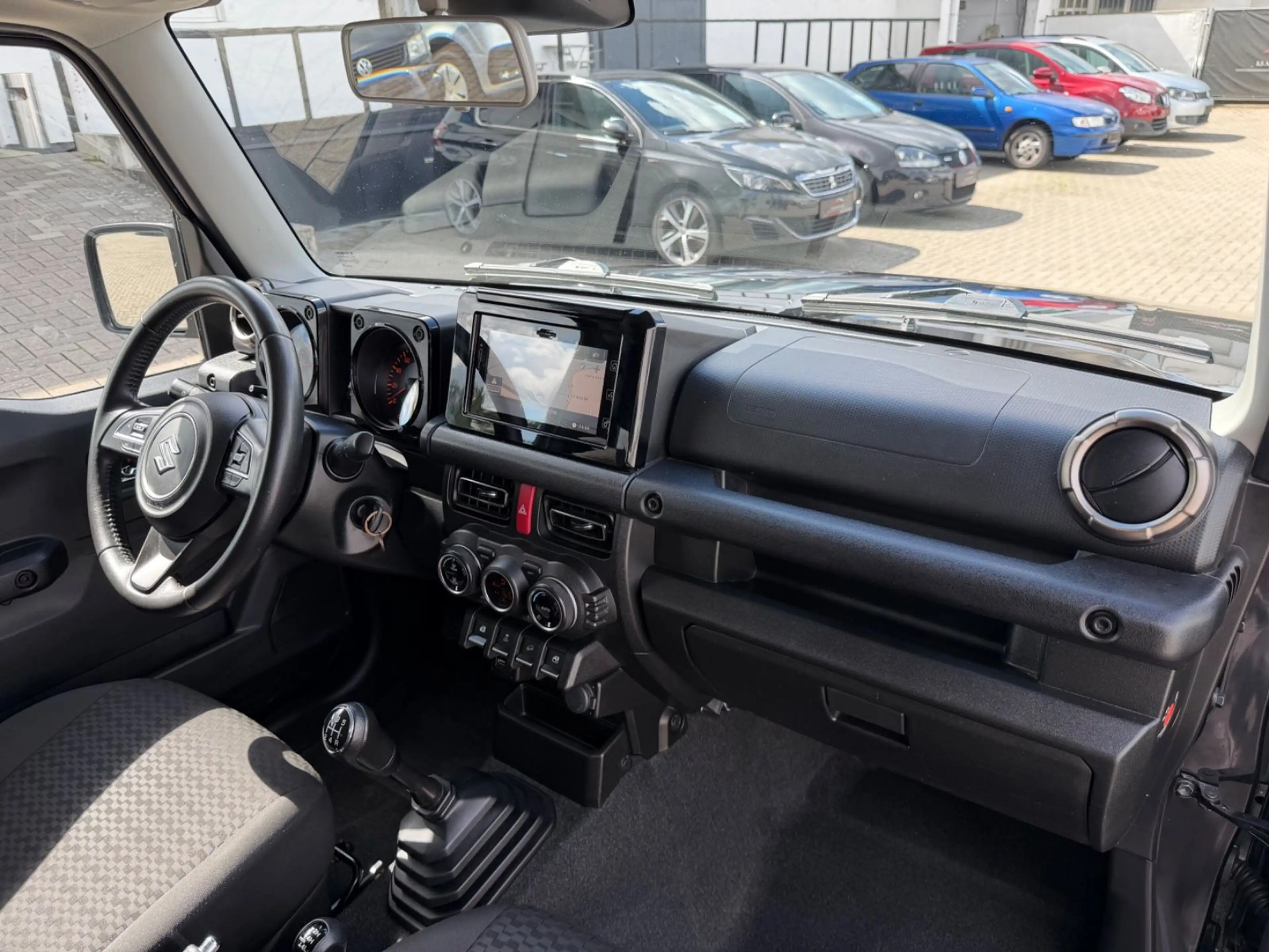 Suzuki Jimny Comfort+ AllGrip *4-Sitzer*Bullenfänger* — photo 21