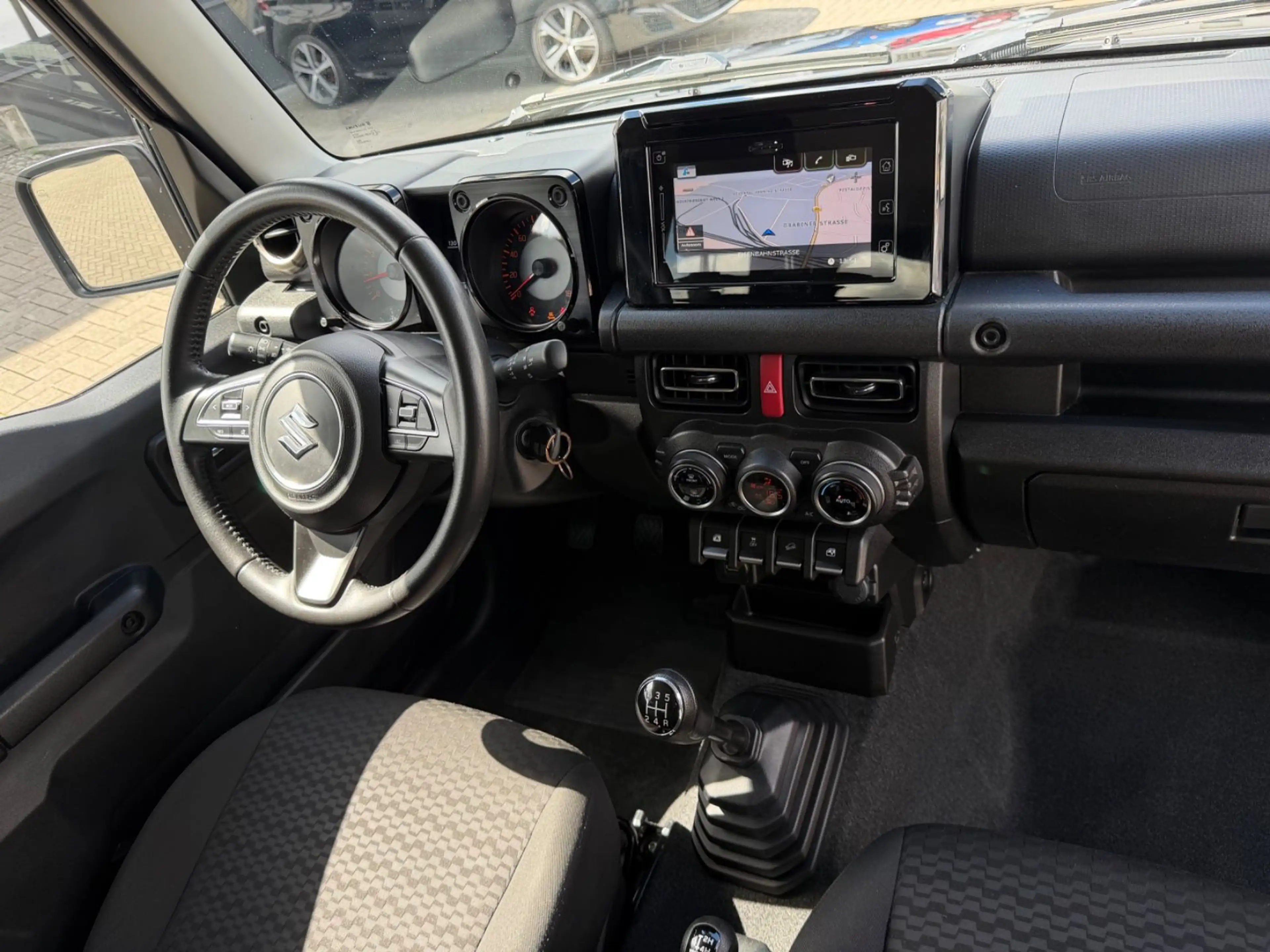 Suzuki Jimny Comfort+ AllGrip *4-Sitzer*Bullenfänger* — photo 22