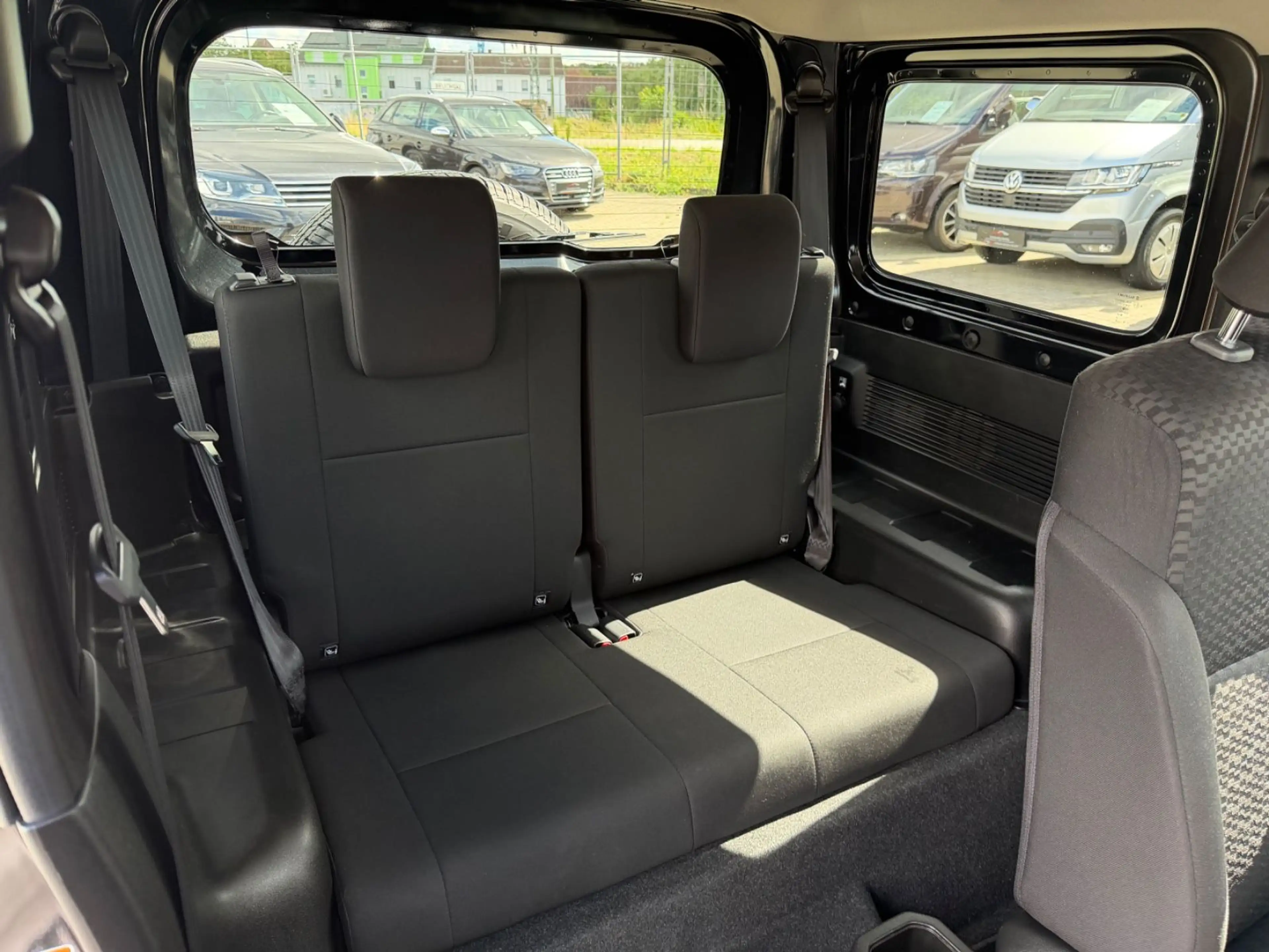 Suzuki Jimny Comfort+ AllGrip *4-Sitzer*Bullenfänger* — photo 19