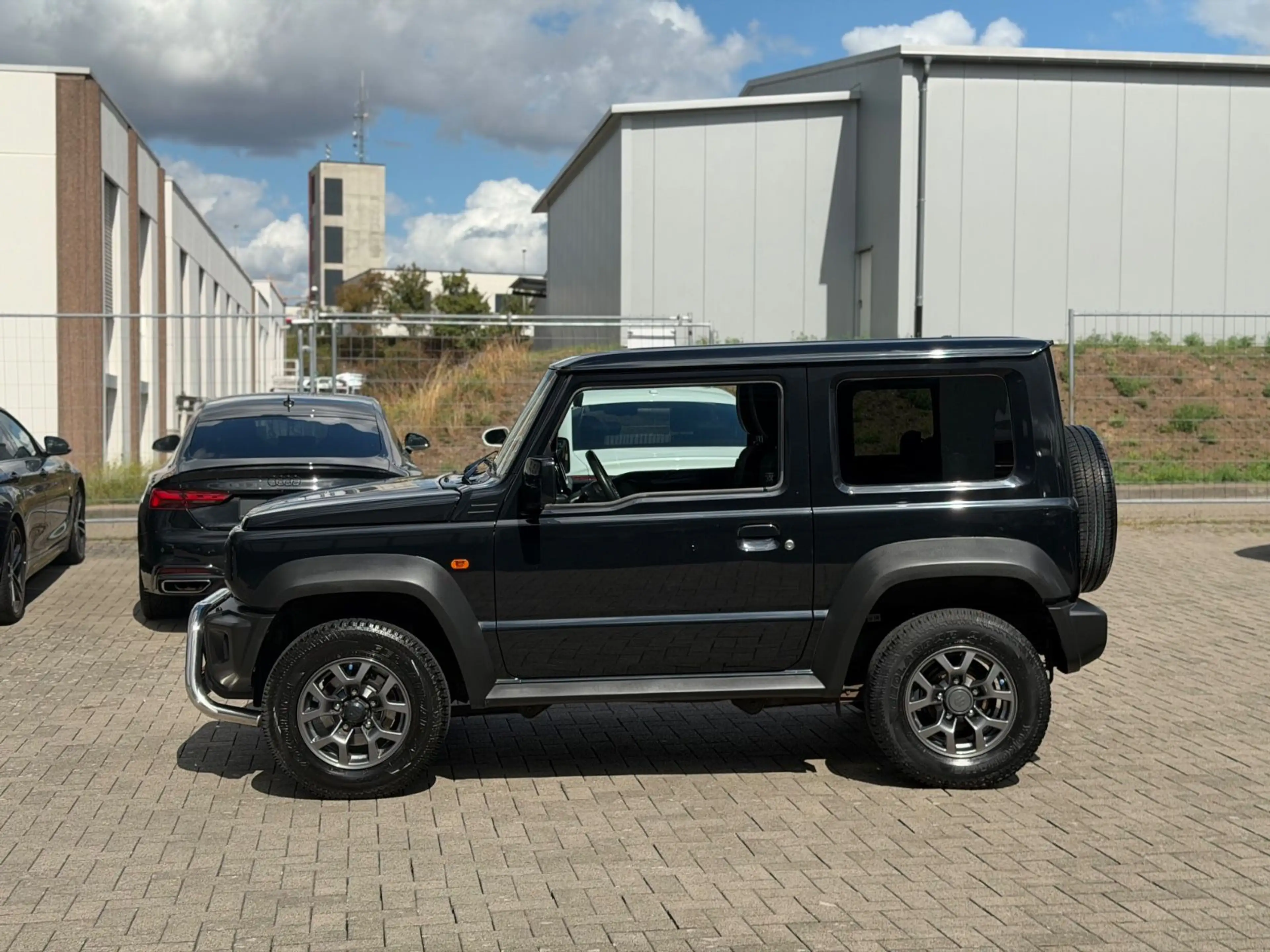 Suzuki Jimny Comfort+ AllGrip *4-Sitzer*Bullenfänger* — photo 38