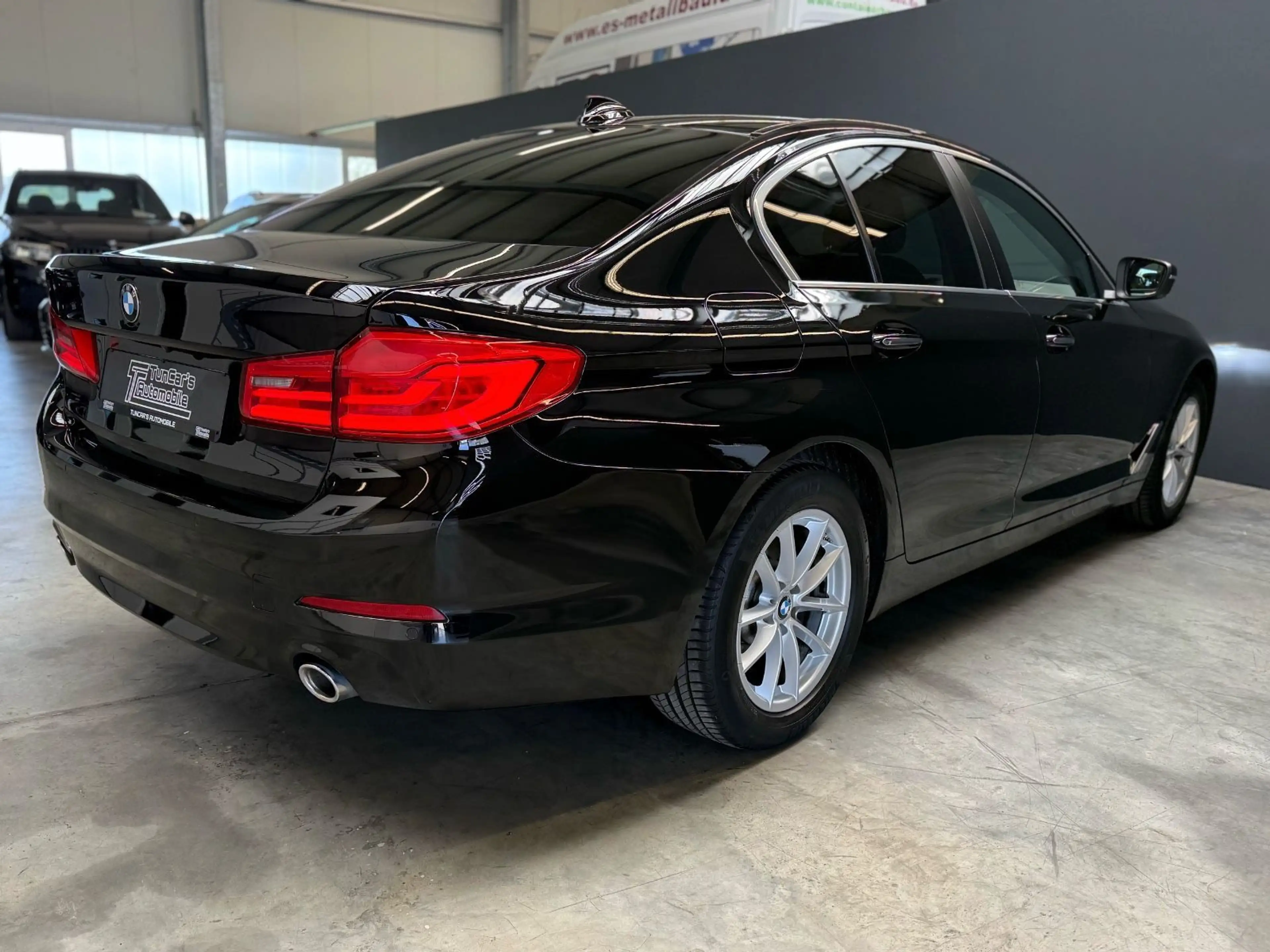 BMW 520 d Limousine BiXenon/AHK/Kamera/Navi — photo 5