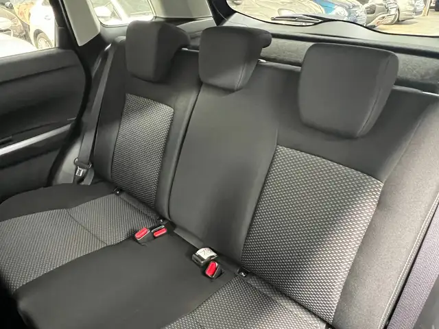 Suzuki Vitara view 11