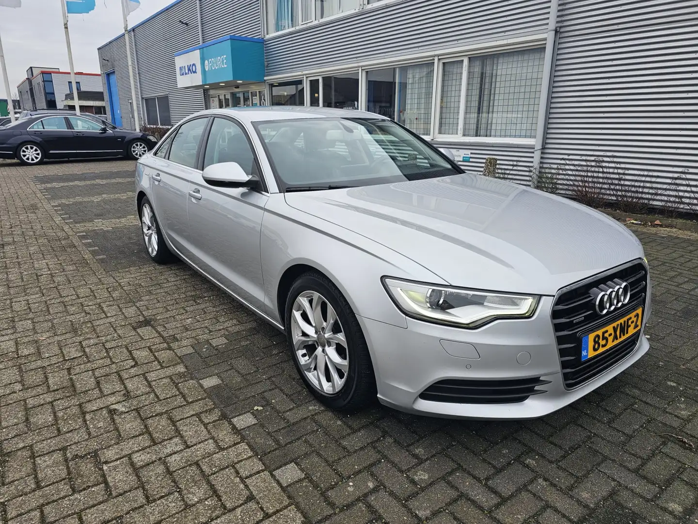 Audi A6 Limousine 2.8 FSI quattro Pro Line Plus Automaat N Сірий - 2