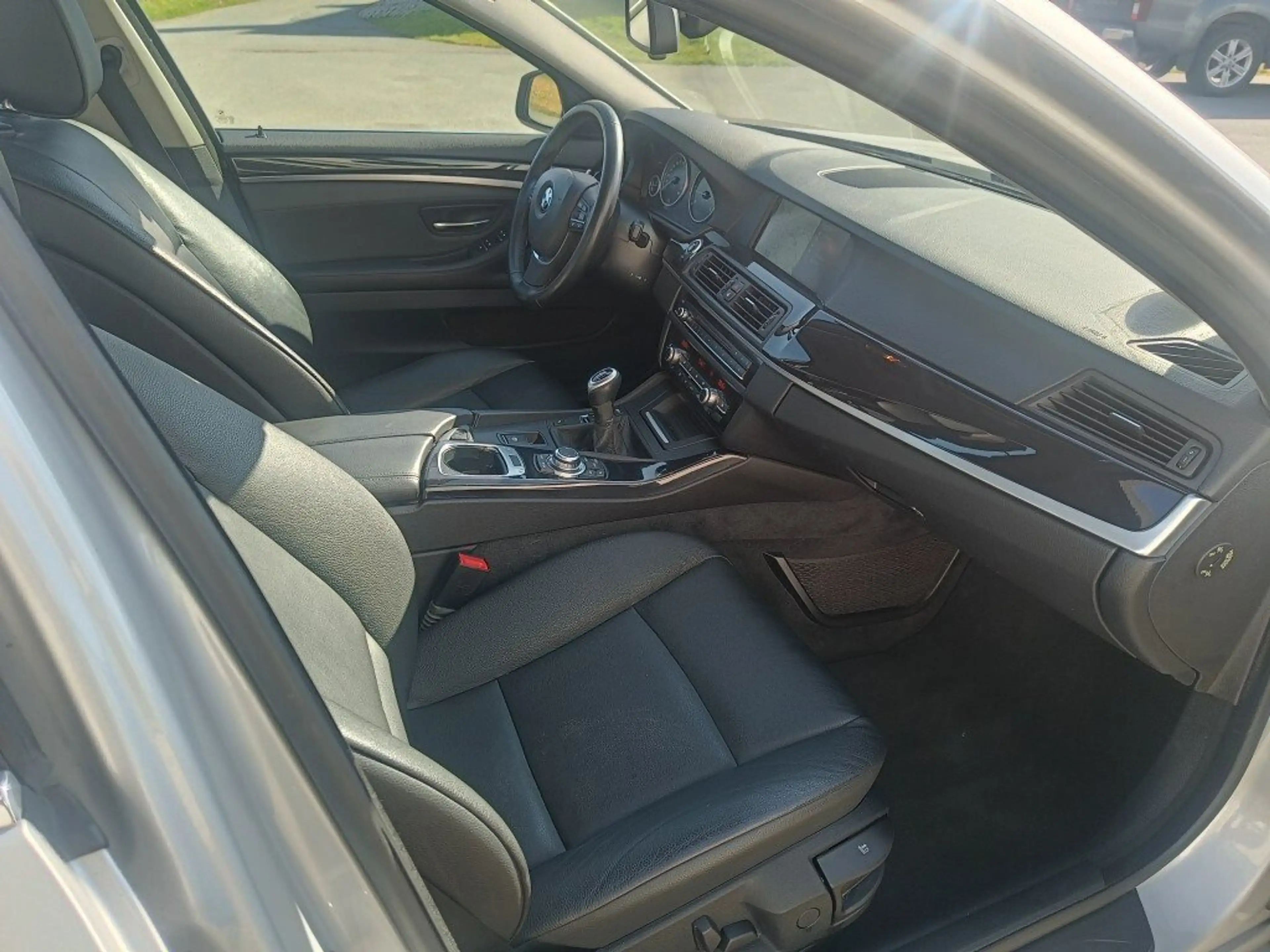 BMW 525 525d Start/Stop 217pk/ch - 94.000km - GPS/LEER/CAMERA — photo 8