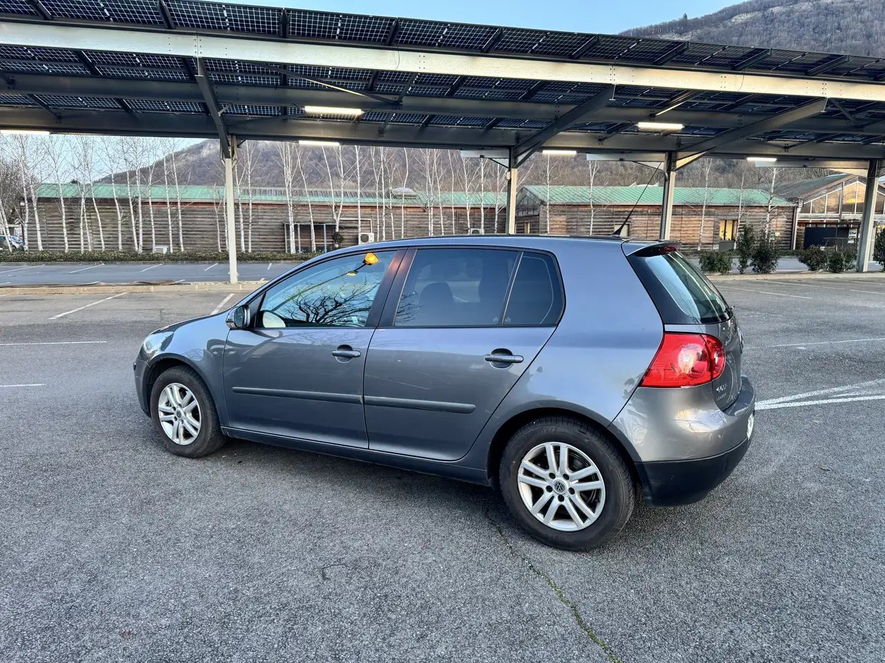 Volkswagen Golf Standard Model — photo 3