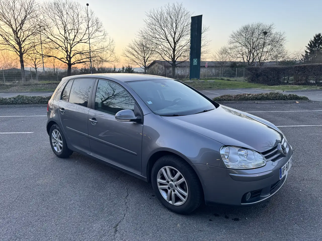 Volkswagen Golf Standard Model — photo 2