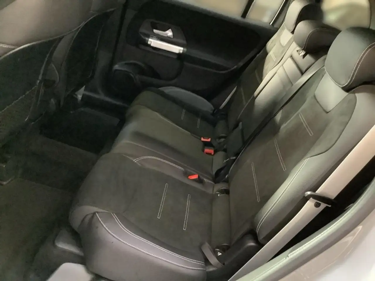 Mercedes-Benz GLB 220 4MATIC AMG+NIGHT+20"+AHK+MULTIBEAM+360°+ 13