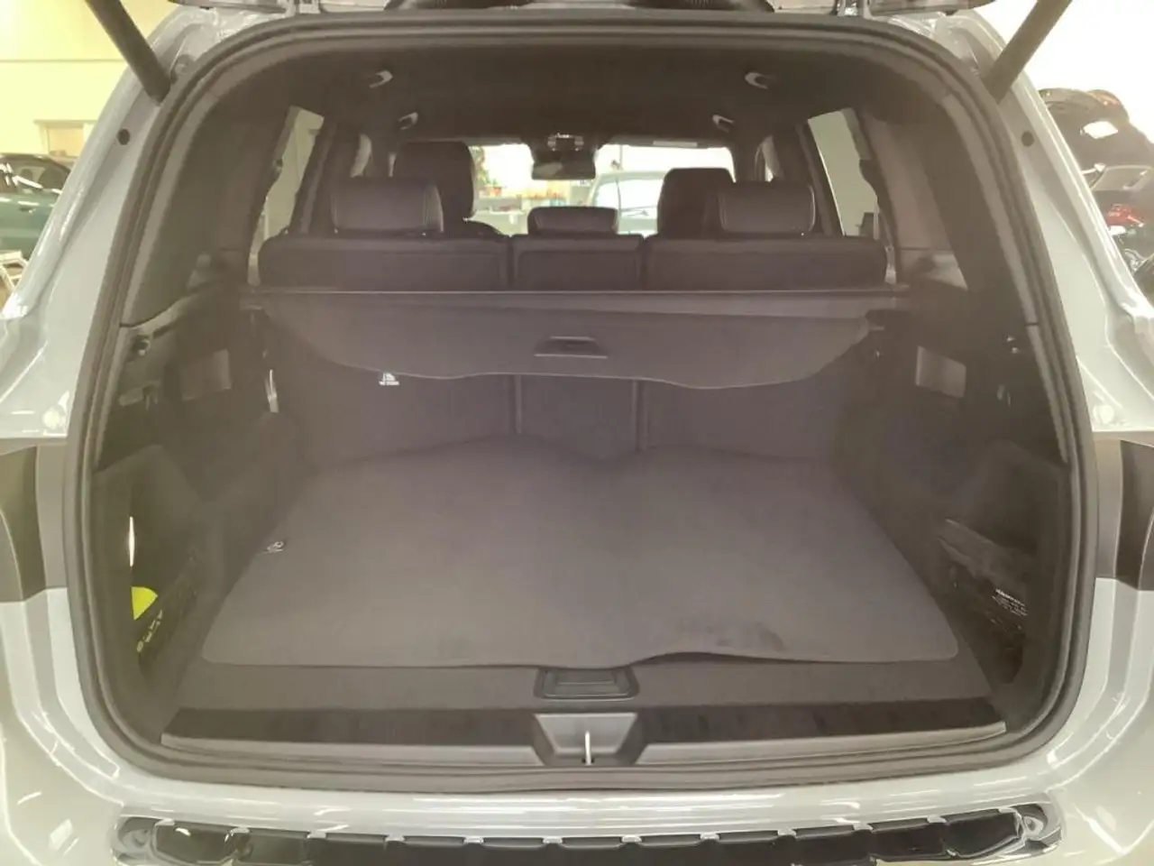 Mercedes-Benz GLB 220 4MATIC AMG+NIGHT+20"+AHK+MULTIBEAM+360°+ 15