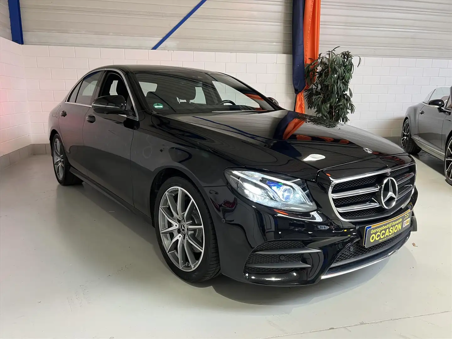 Mercedes-Benz E 200 E200 197pk 9G-TRONIC Business Solution AMG, NWST Zwart - 1