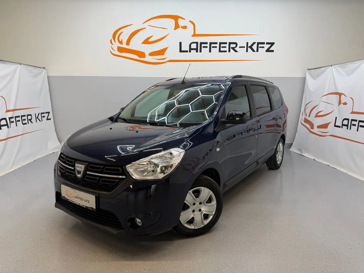 Dacia Lodgy DCi 95 KLIMA PDC BLUETOOTH 1.BESITZ - 1