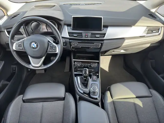 BMW 2 Series view 25