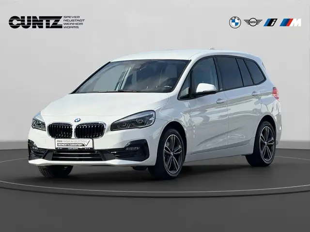BMW 2 Series view 2
