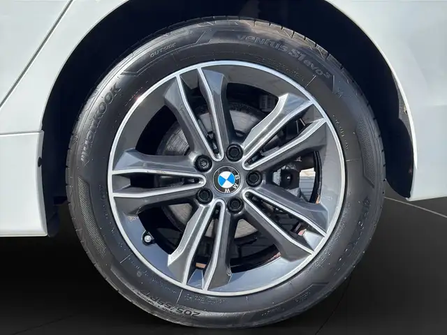 BMW 2 Series view 14