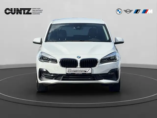 BMW 2 Series view 3