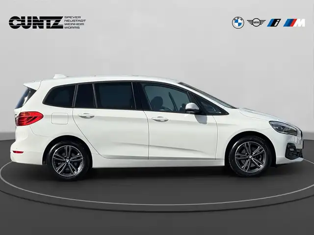 BMW 2 Series view 5