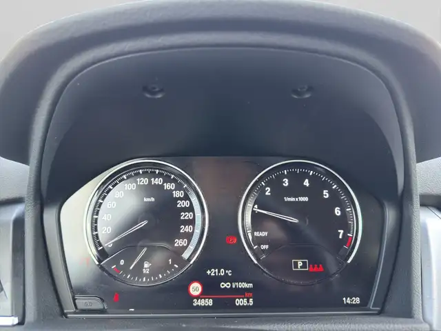 BMW 2 Series view 24