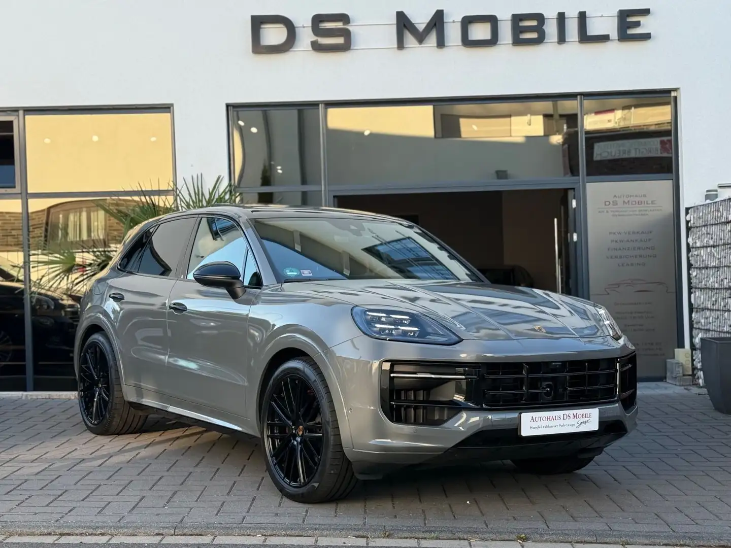Porsche Cayenne E-Hybrid Sport-Design/Bf.Display/HA Lenk Schwarz - 1