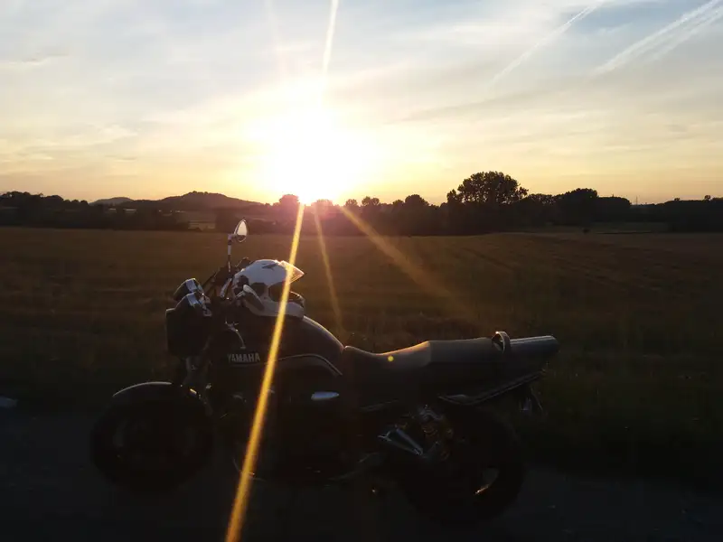 Yamaha XJR 1300 - foto 2
