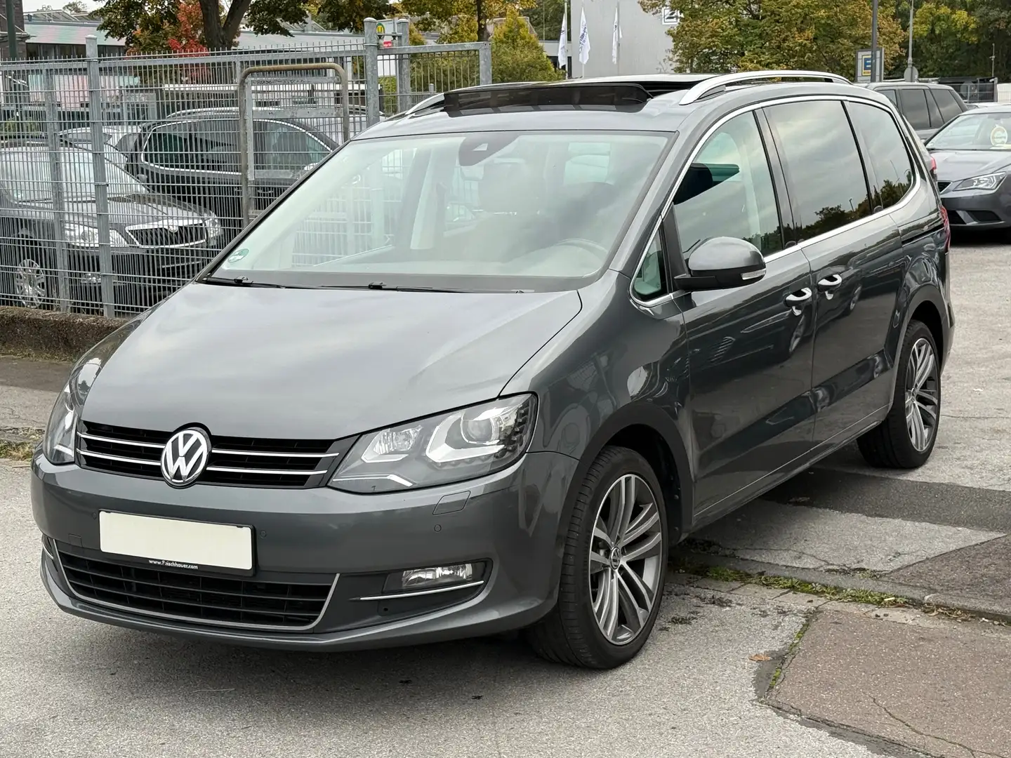 Volkswagen Sharan Highline BMT/Start-Stopp*XENON*7-SITZER*DYNAUDIO* Grau - 1
