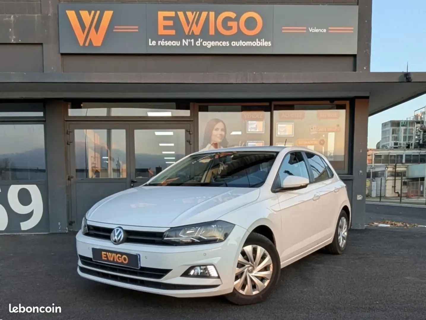 Volkswagen Polo 1.0 80CH BUSINESS Blanc - 1