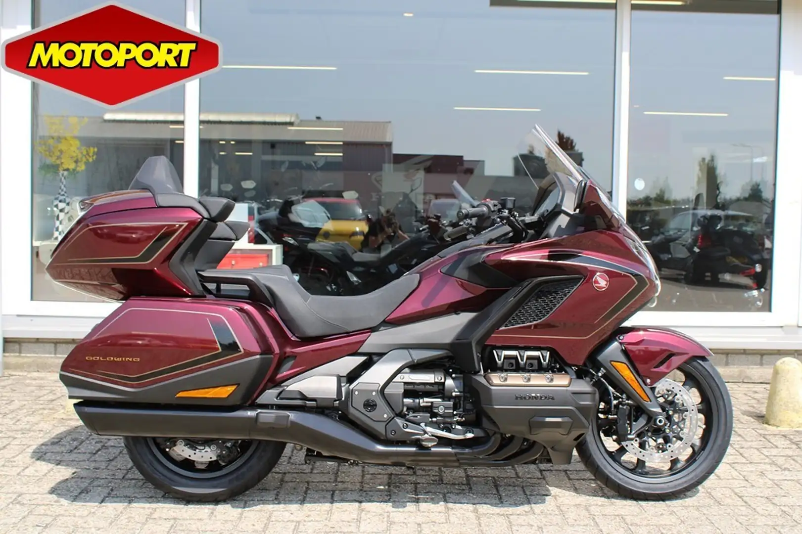 Honda GL 1800 Goldwing Rouge - 1