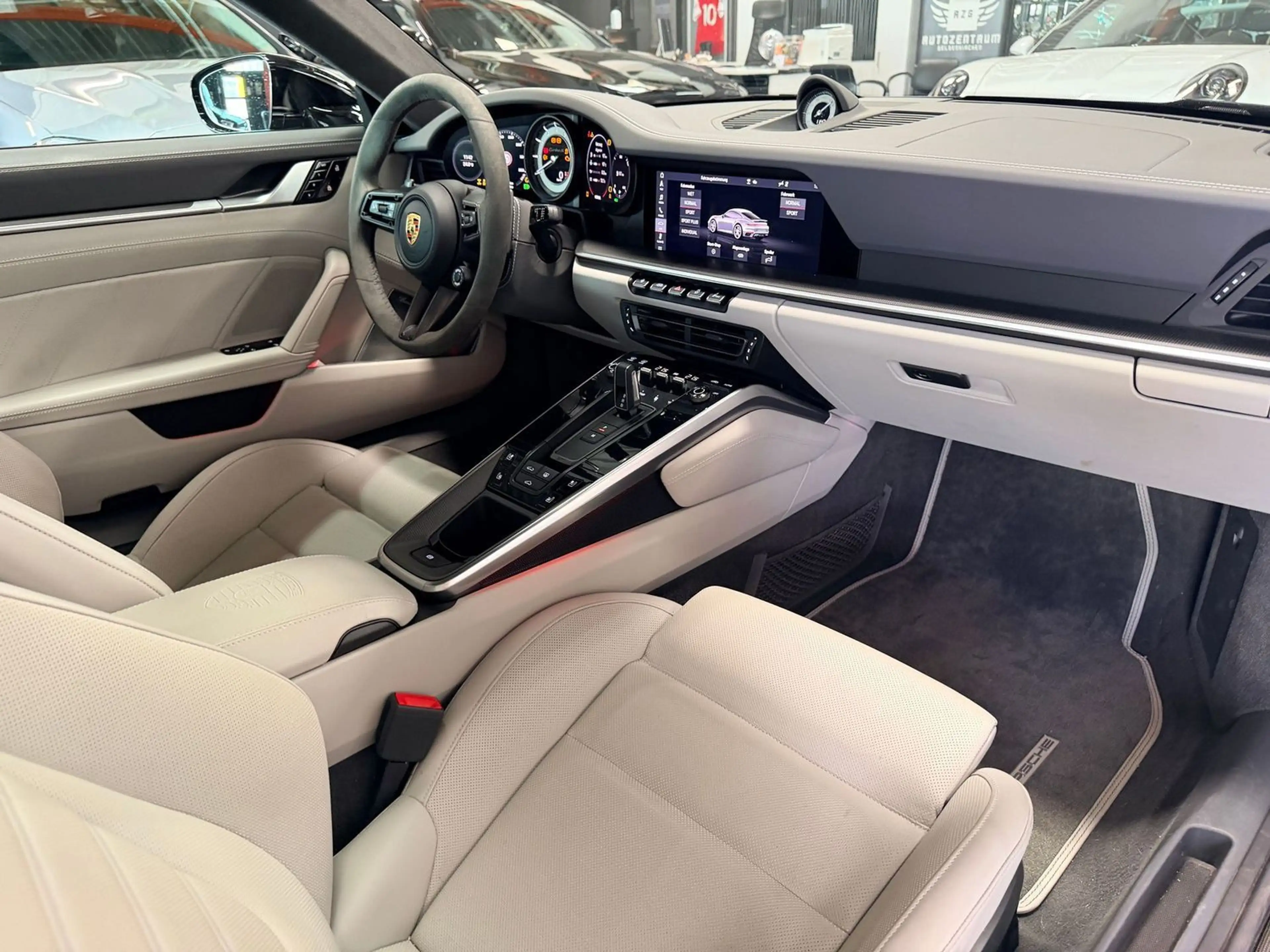 Porsche 992 Turbo S CARBON/AERO/MATRIX/KERAMIK/BURMESTER — photo 15