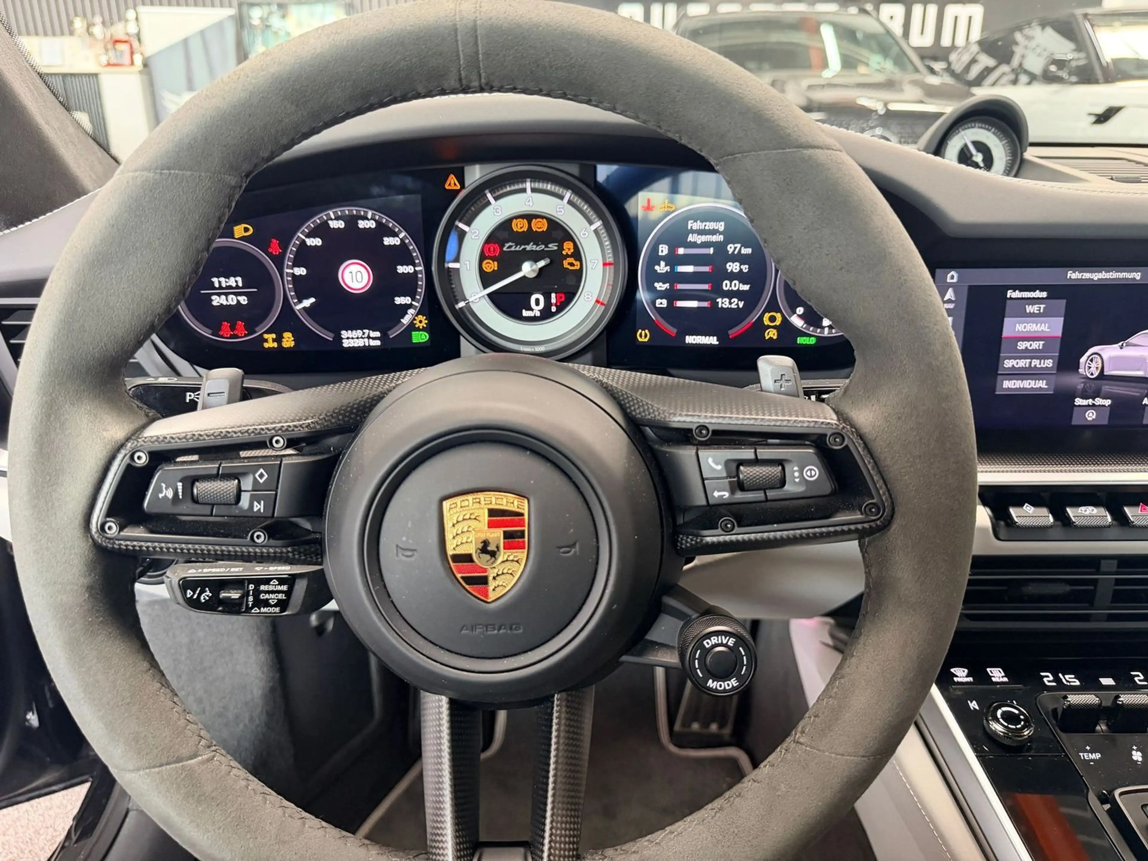 Porsche 992 Turbo S CARBON/AERO/MATRIX/KERAMIK/BURMESTER — photo 14