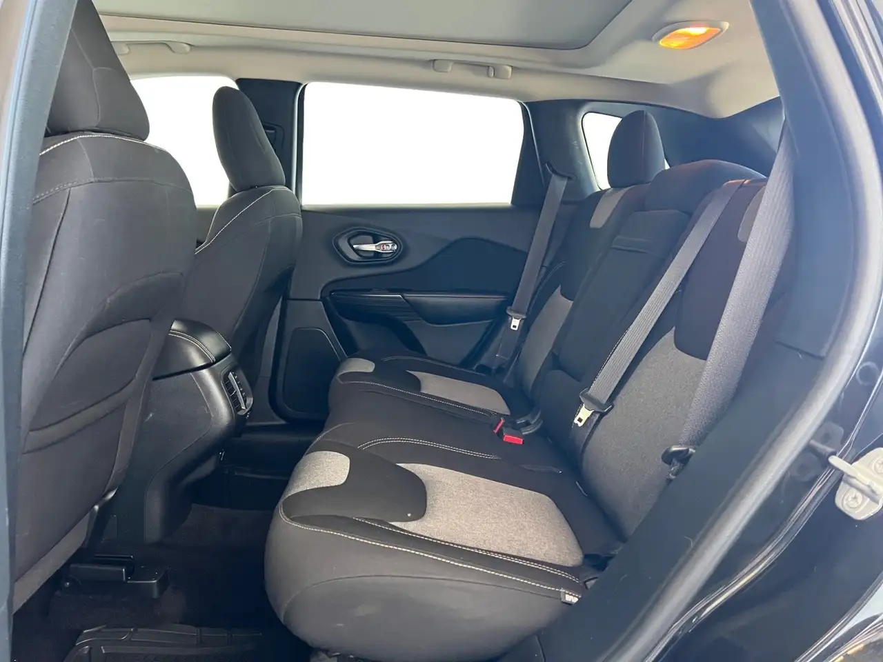 Jeep Cherokee photo Jeep Cherokee