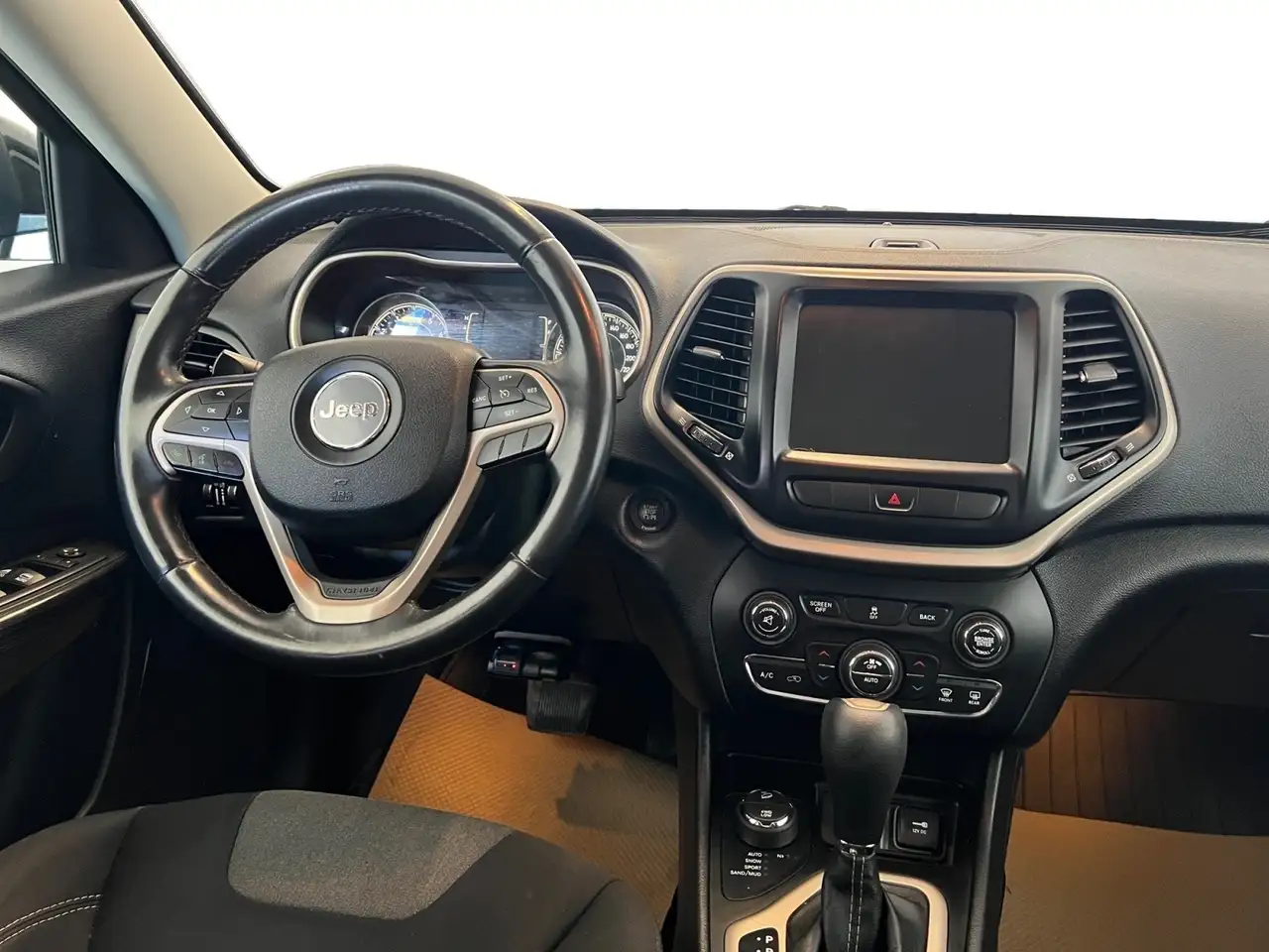 Jeep Cherokee photo Jeep Cherokee