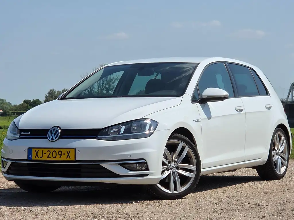 Volkswagen Golf 2019 из Европы — купить под ключ