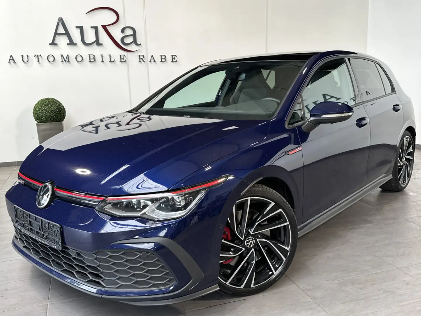 Volkswagen Golf 2.0 TSI GTI DSG NAV+LED+ACC+PANO+AHK+KAMERA Blau - 1