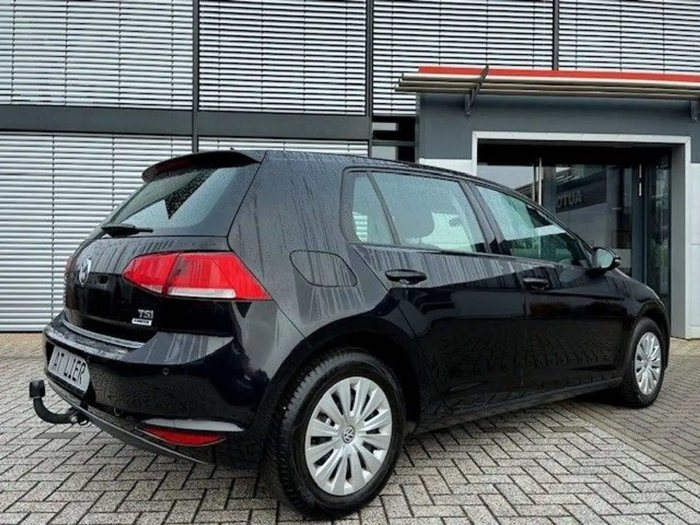 Volkswagen Golf VII Lim. 1,2 TSI BMT Schwarz - 2