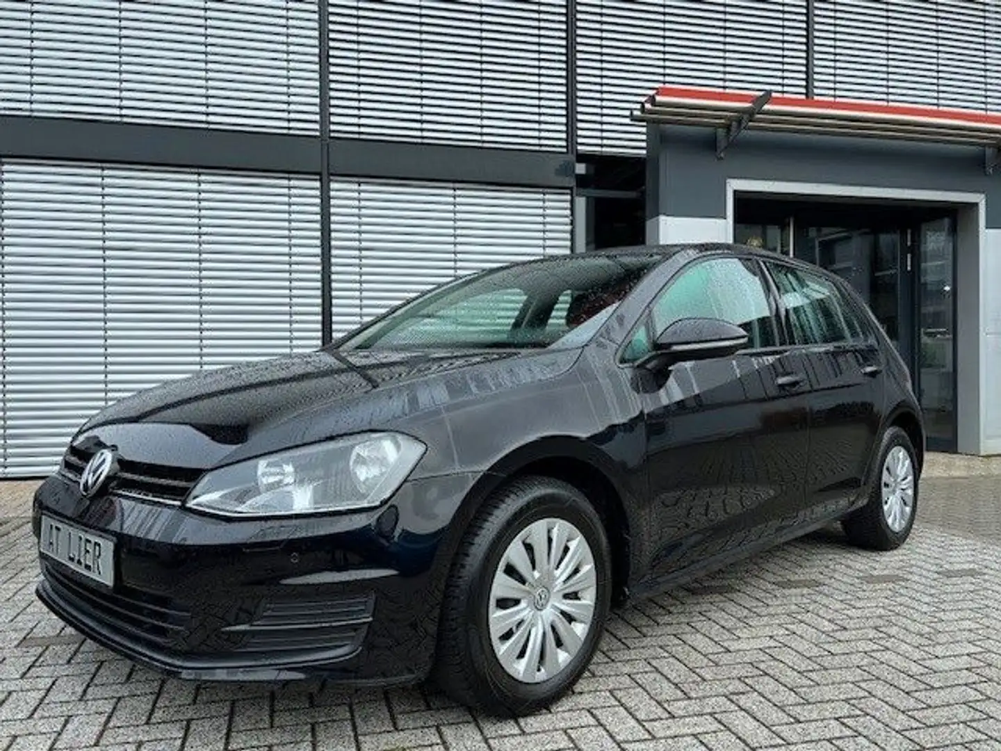 Volkswagen Golf VII Lim. 1,2 TSI BMT Schwarz - 1