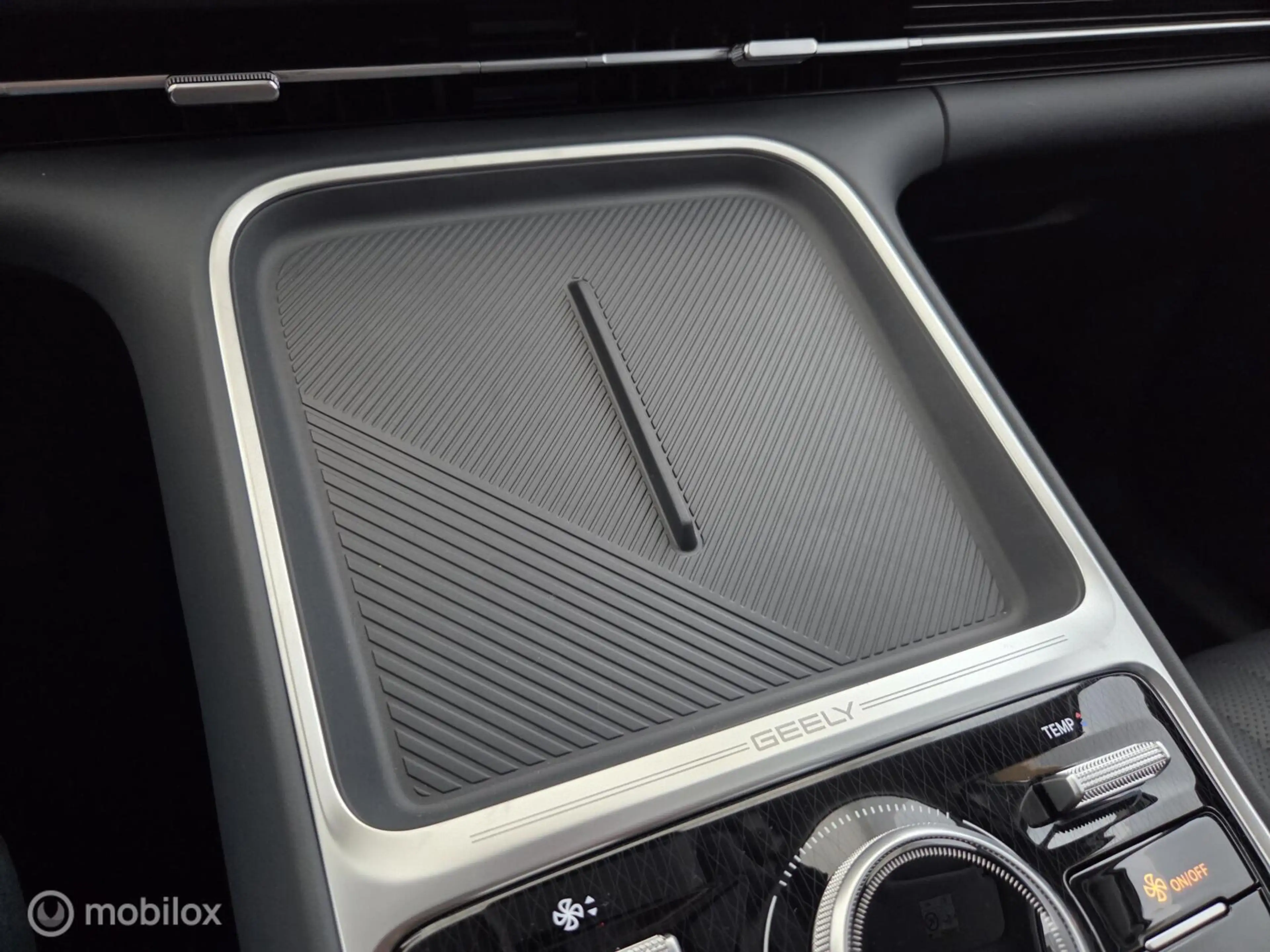Geely Starray EM-i 1.5 Pro — photo 17