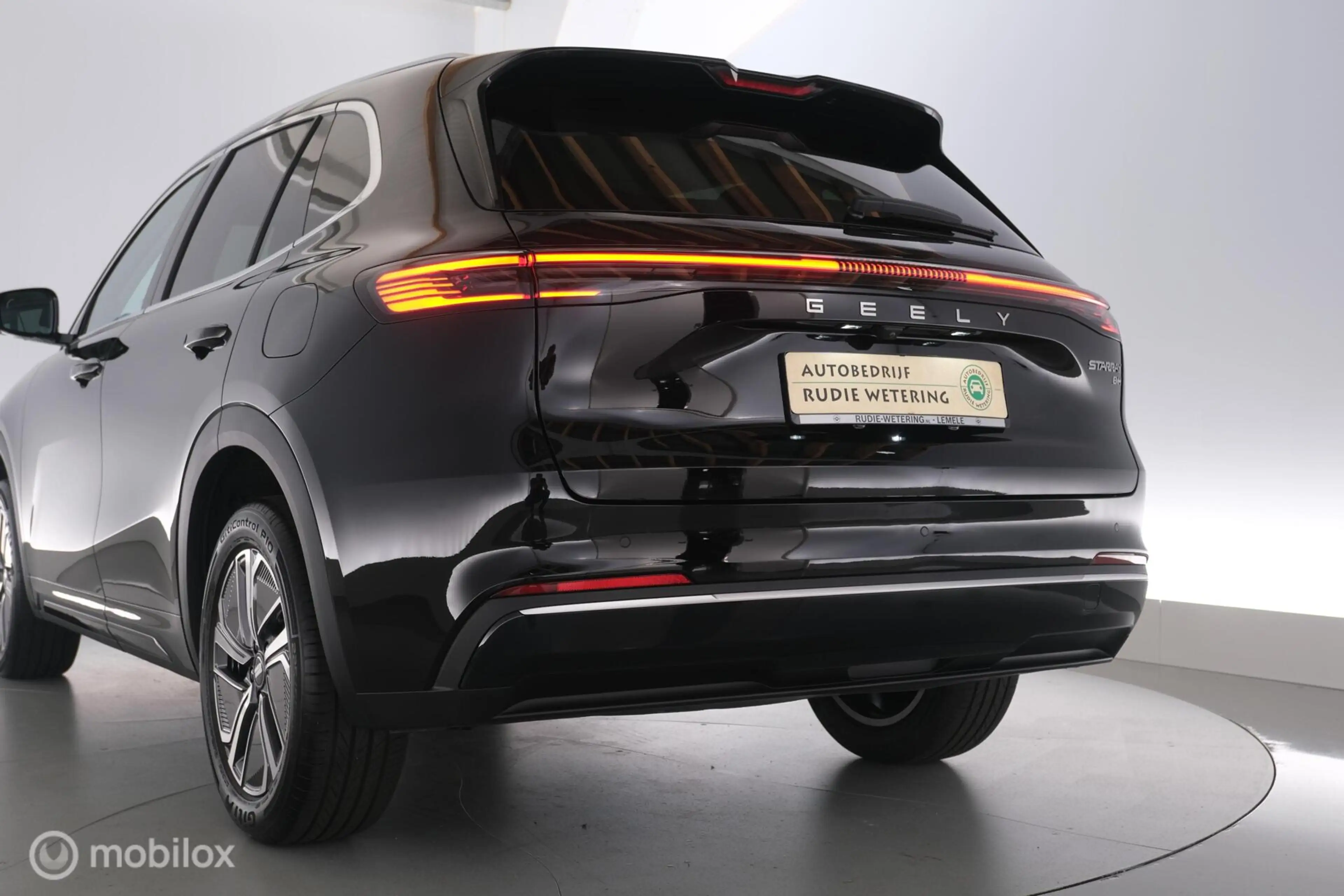 Geely Starray EM-i 1.5 Pro — photo 30