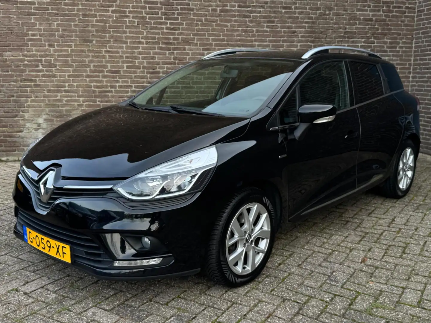 Renault Clio Estate 0.9 TCe Limited Carplay Cruise-Contr. Navi Zwart - 1