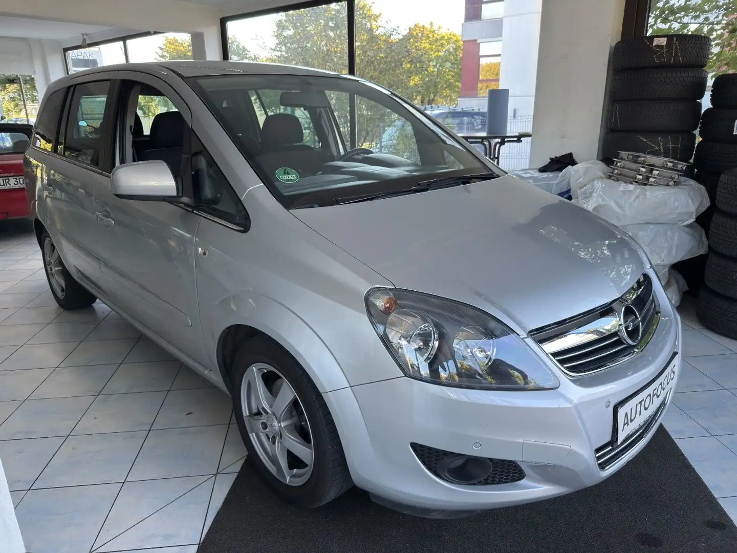 Opel Zafira B Design Edition*7Sitzer*AHK Silber - 1
