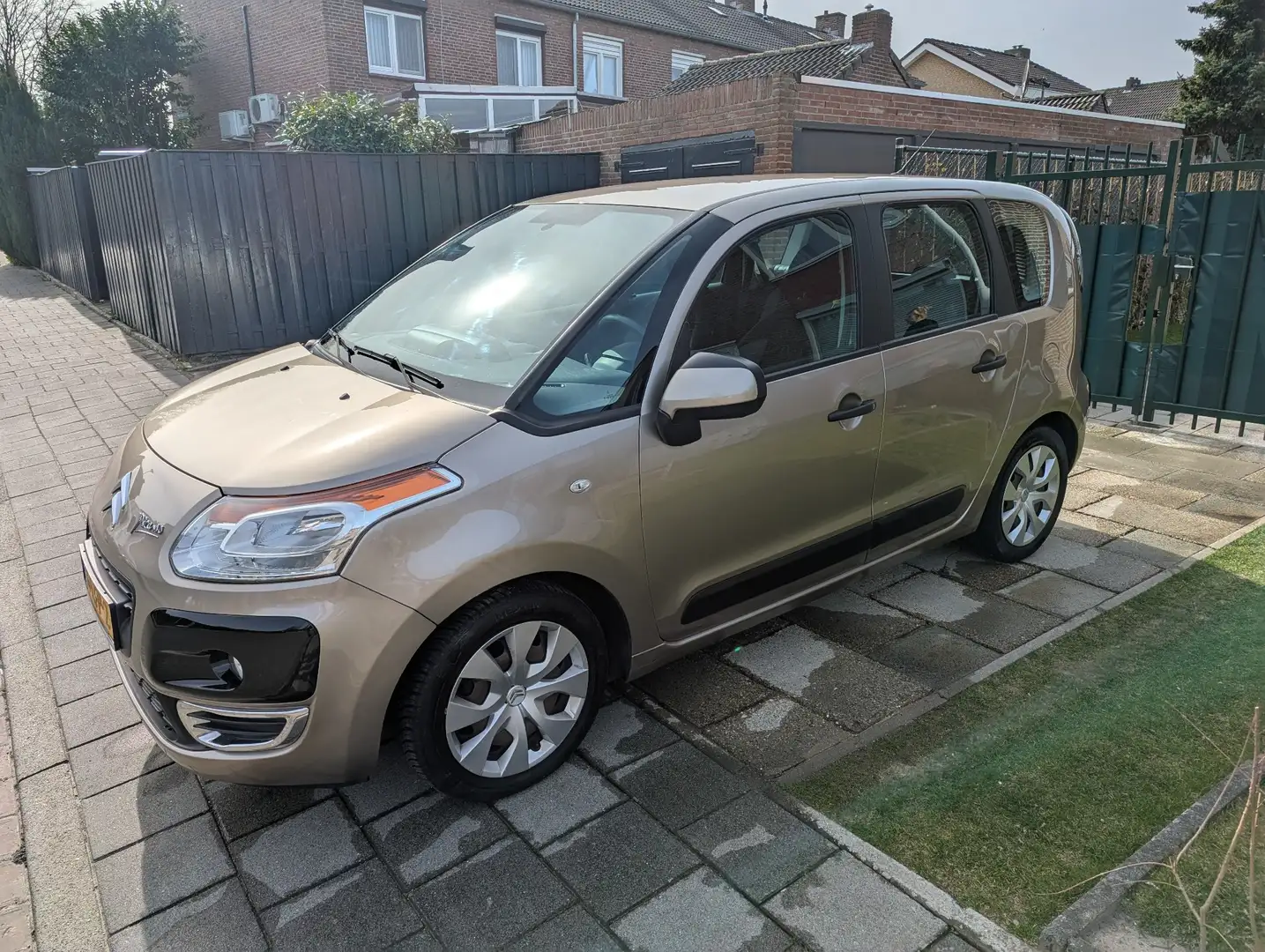 Citroen C3 Picasso 1.4 VTi Aura Beige - 2