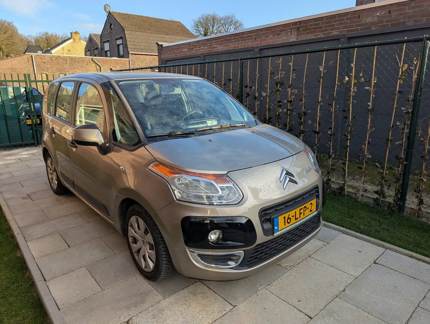Citroen C3 Picasso 1.4 VTi Aura Beige - 1