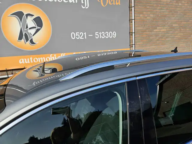 Volkswagen Tiguan view 4