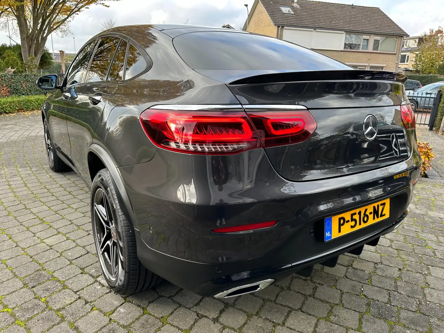 Mercedes-Benz GLC 300 Coupé 300e 4MATIC AMG, 1e Eigenaar, Dealer onderho Gris - 2