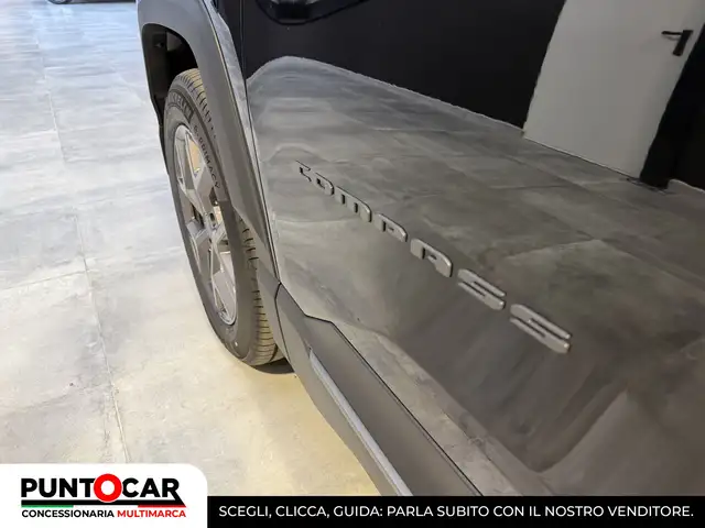 Jeep Compass view 11