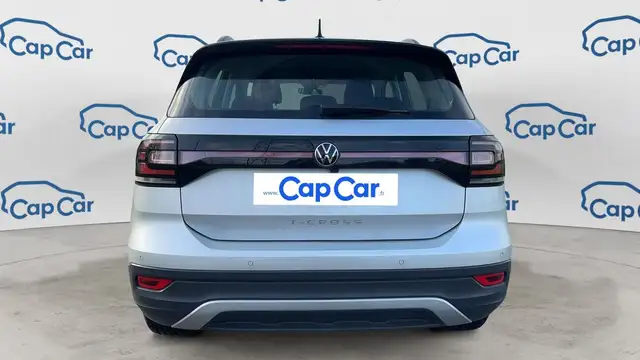 Volkswagen T-Cross view 3