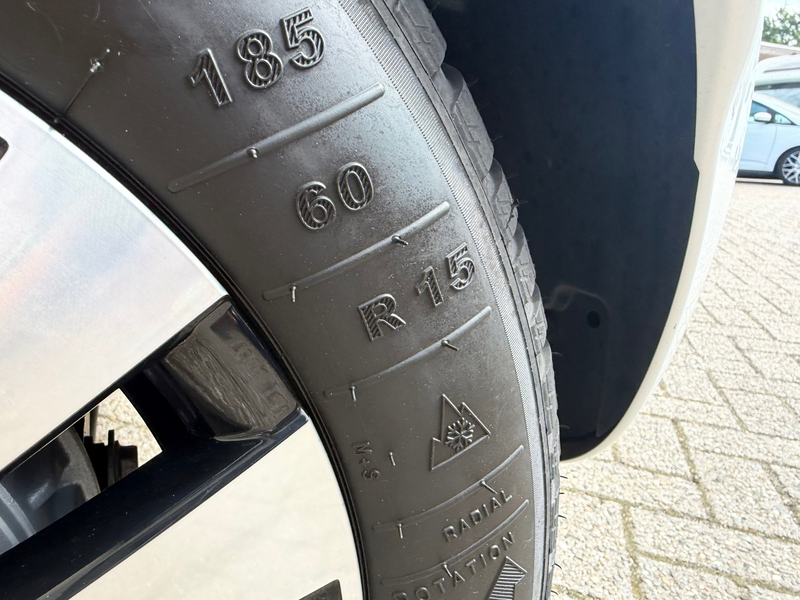 Renault Twingo 90PK Automaat, Groot scherm, stoelverwarming & App — photo 6